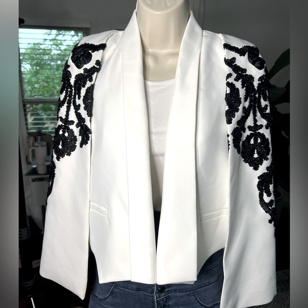 Cape blazer size XS white with floral black detailing excellent condition